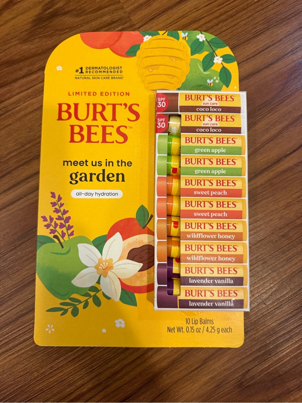 Burt's Bees Limited Edition Meet Us in the Garden Lip Balm Set - Yellow